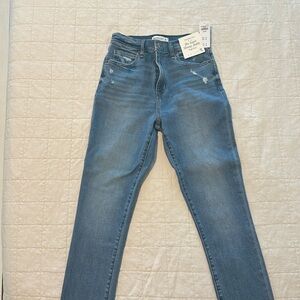 Abercrombie & Fitch - The Super Skinny Ankle High Rise Jean